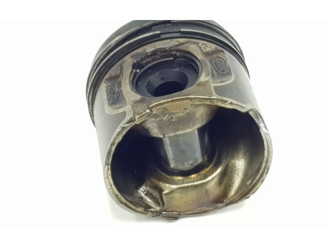  Поршень с шатуном  PISTON204DTA, 204DTA  Land Rover Range Rover Velar  