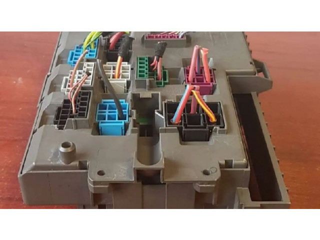 Блок предохранителей 9119446 BMW 1 E81 E87