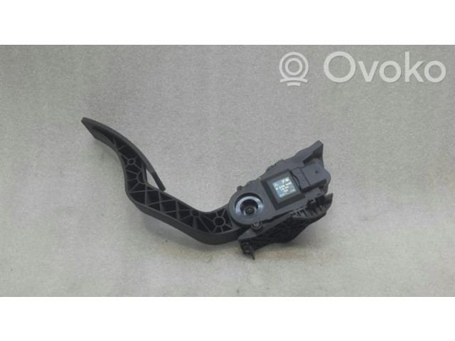 Педаль акселератора