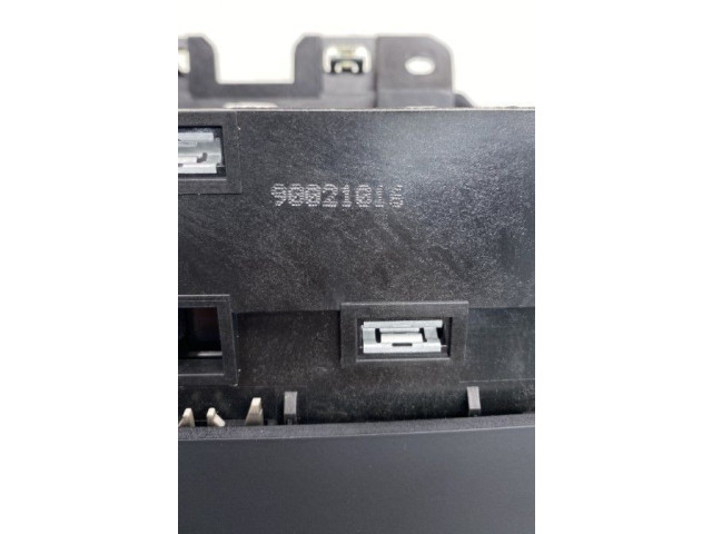 Дисплей    9838129680   Peugeot 2008 II