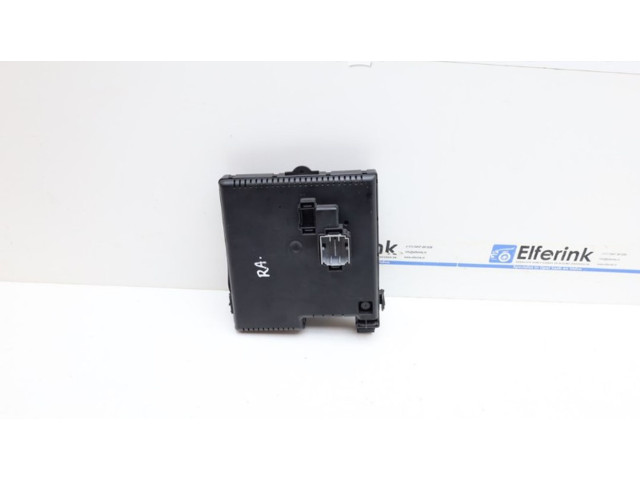 Блок предохранителей  12217799   Volvo V70    