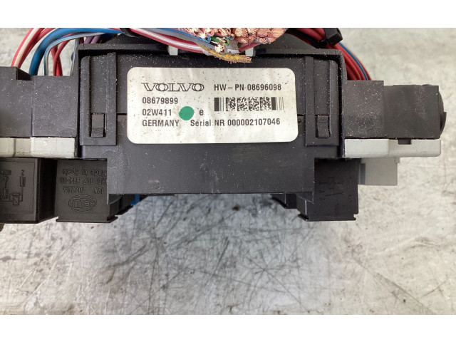 Блок предохранителей 08679899, 02W411 Volvo V70