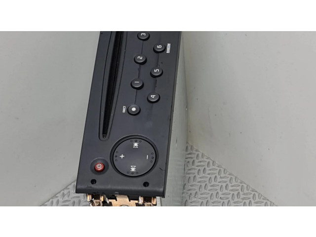 Радио/ проигрыватель CD/DVD / навигация