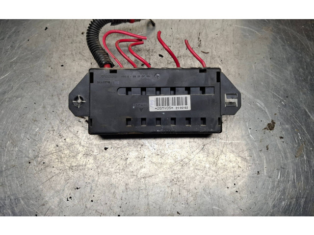 Блок предохранителей 9162323, 9441776 Volvo V70