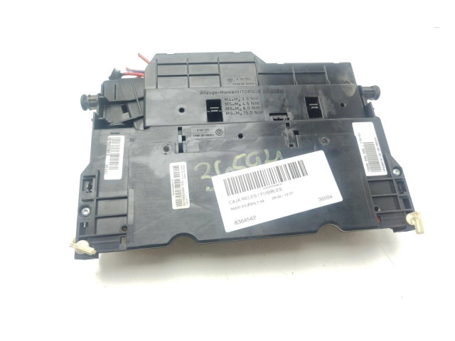 Блок предохранителей 8364542   BMW X3 E83    
