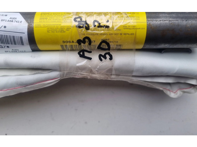 Боковая подушка безопасности 8P3880742E   Audi A3 S3 8P