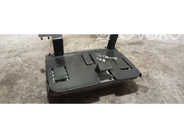 Блок управления двигателя 06A906019B   Skoda Octavia Mk1 (1U)