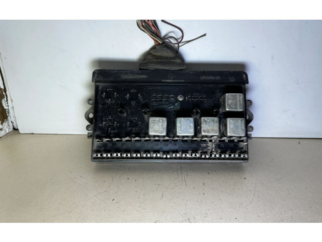 Pojistková skříňka 37003120383, 370031203 Lada Samara 1996