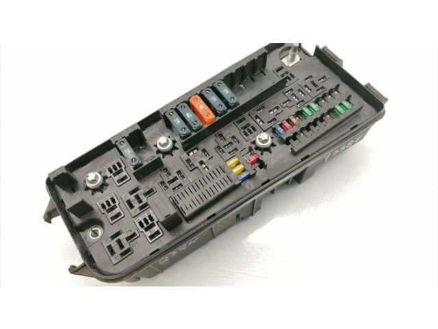 Блок предохранителей  13112920, 519037014   Opel Vectra C    