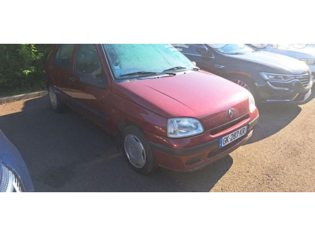 Ящик предохранителей (комплект)    Renault Clio I