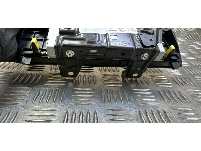 Дисплей 8611053010, 4622003611 Lexus IS III XE30