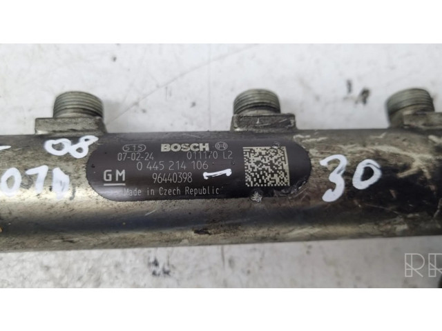 Топливная рампа 96440398 Chevrolet Epica 2.0