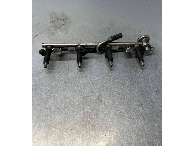 Топливная рампа 058133681, 058133681   Audi A3 S3 8L  