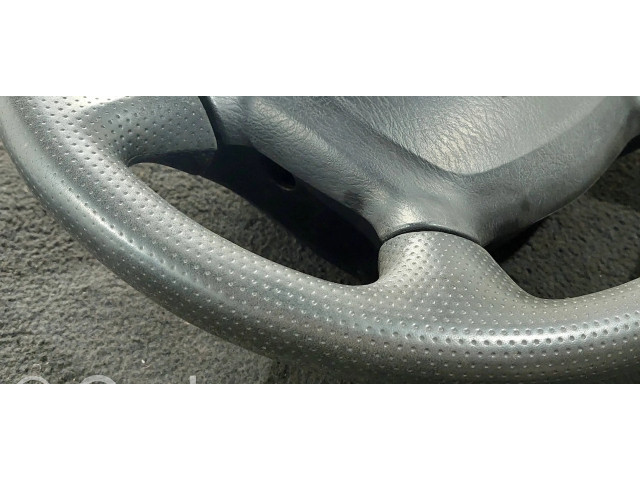 Volant Mazda 323 F 2002 02081959