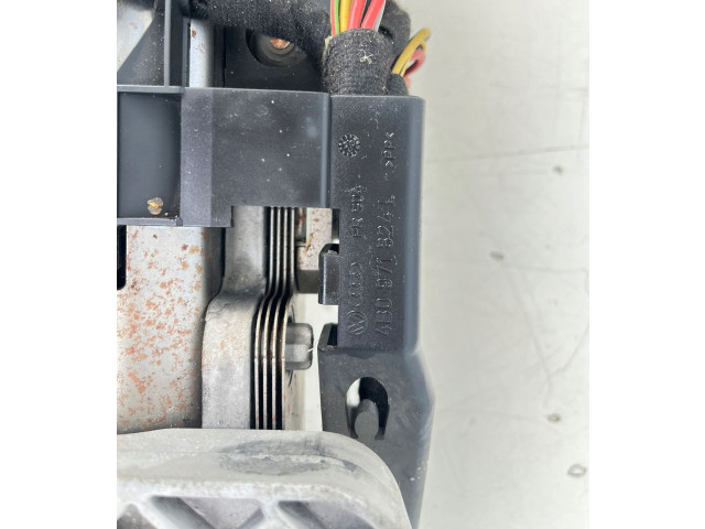 Ось рулевого колеса 4B0419502E    Audi A6 S6 C5 4B   