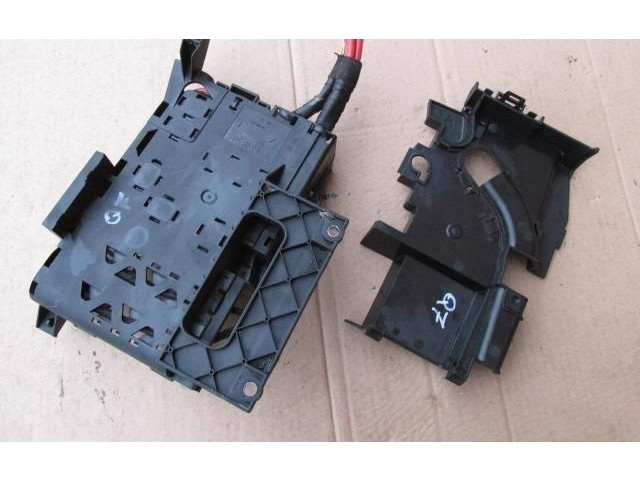 Pojistková skříňka Audi Q7 4L 2010