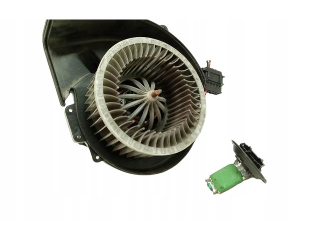 Вентилятор печки 6R1819015A Skoda Fabia Mk3 (NJ)