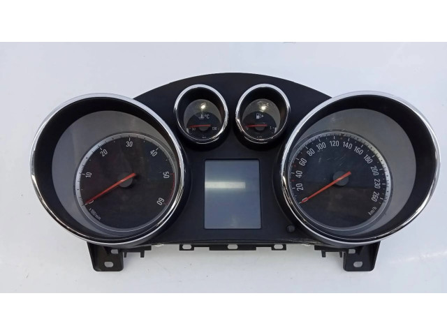 Панель приборов 13355672, E3-A5-18-3 Opel Astra J