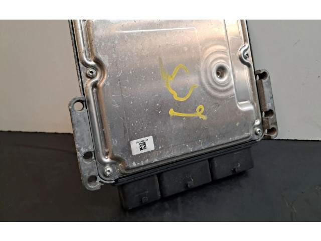 Блок управления двигателя 237106319R Dacia Dokker