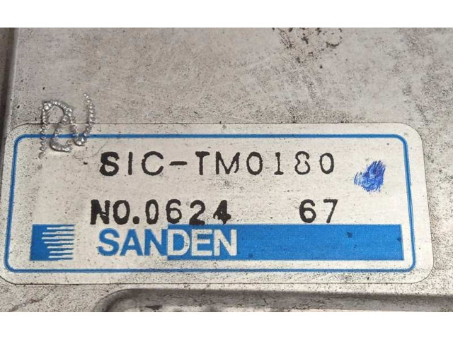 Интеркулер 21821AA051 Subaru Legacy