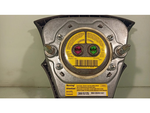 Подушка безопасности водителя 30615725   Volvo V50