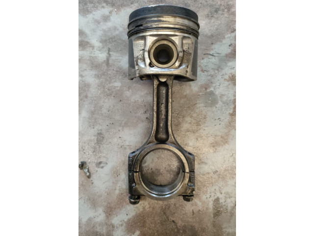  Поршень с шатуном    Nissan X-Trail T32  