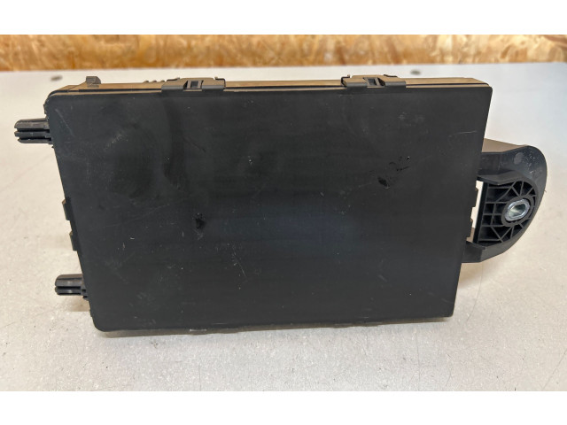 Блок предохранителей 32142591   Volvo XC90    