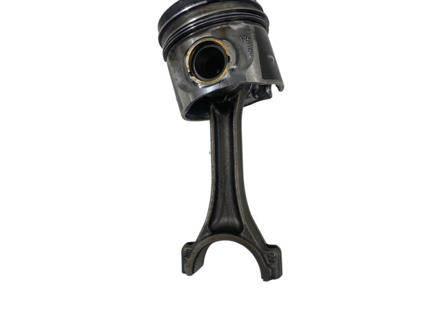  Поршень    Audi A3 S3 8P  