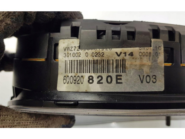 Панель приборов 6Q0920820E Volkswagen Polo