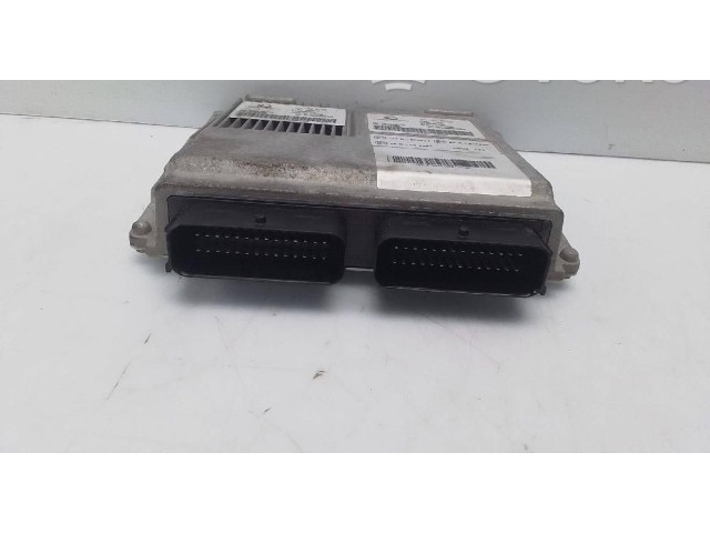 Блок управления двигателя 616000395 Dacia Logan II