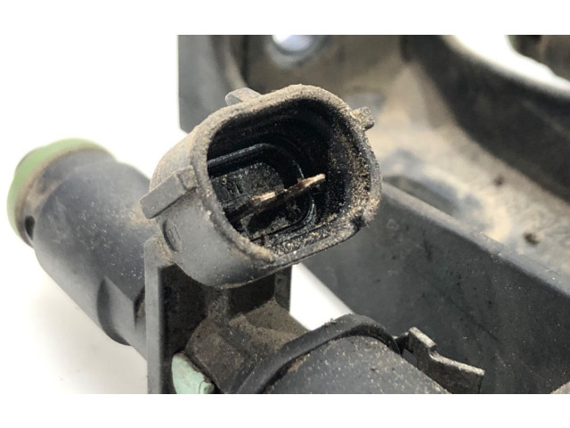 Vstřikovací lišta Peugeot 301