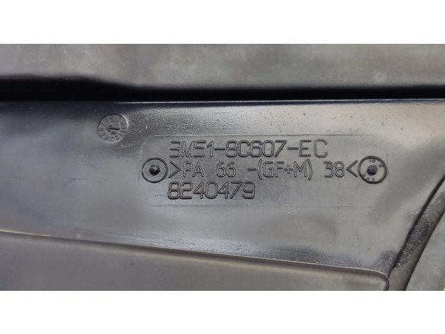 Вентилятор радиатора     3M518C607EC, 8240479    Ford Focus 1.6