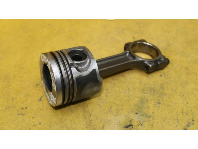  Поршень с шатуном    Renault Clio III  