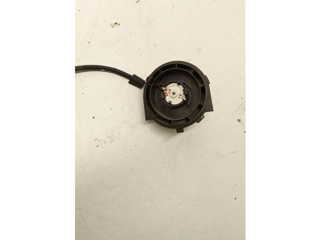 Электрический вентилятор радиаторов  8666595   Volvo V70 