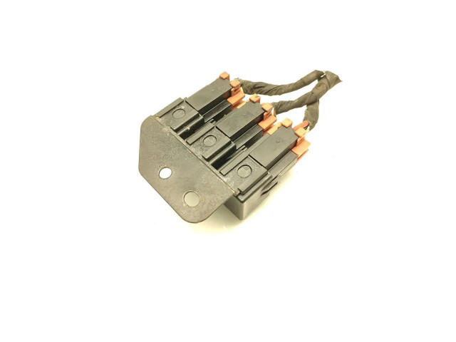 Блок предохранителей  95270-3A005   KIA Rio    