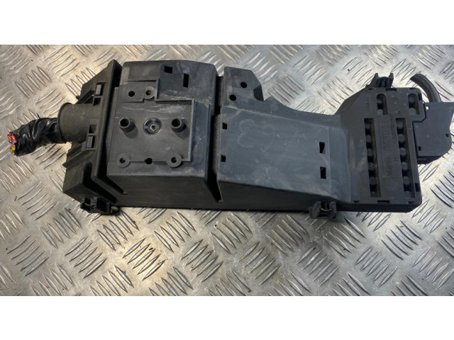 Блок предохранителей 9168986 Volvo S60