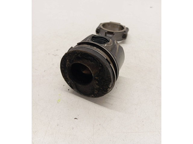  Поршень с шатуном    Volkswagen Transporter - Caravelle T5  