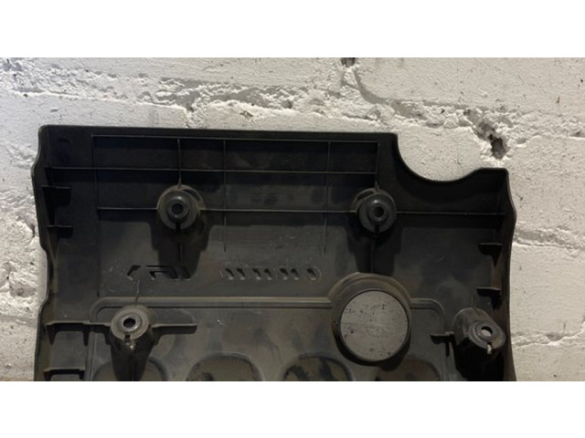 Крышка двигателя (отделка)