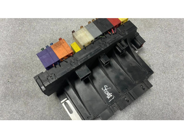 Pojistková skříňka a0205451732 Mercede-Benz S W220 2004