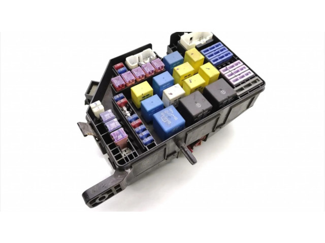 Блок предохранителей 91274-2C180   Hyundai Coupe    