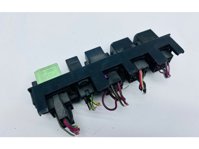 Pojistková skříňka 7N0937503A Volkswagen Tiguan 2008