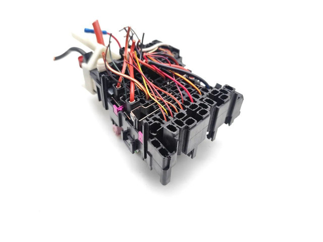 Блок предохранителей 5Q0937615 Skoda Octavia Mk3 (5E)