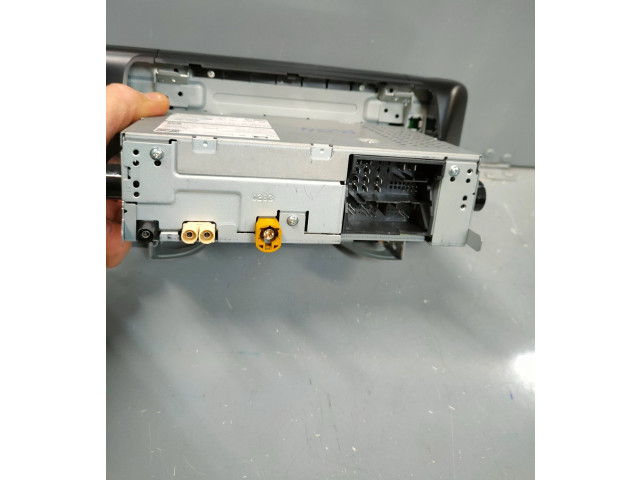 Поршень Радио/ проигрыватель CD/DVD / навигация  654035869K  Skoda Scala  