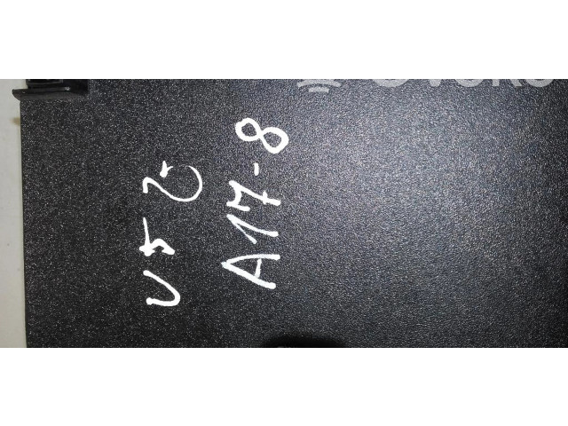 Радио/ проигрыватель CD/DVD / навигация