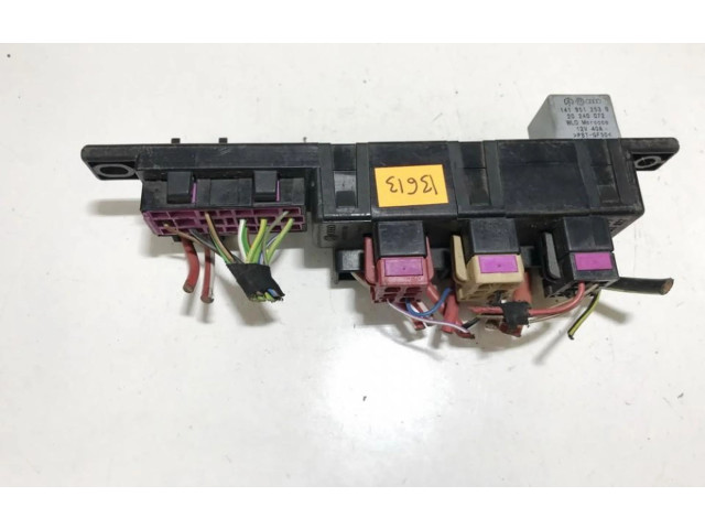 Блок предохранителей 8l0941822 Volkswagen Golf IV