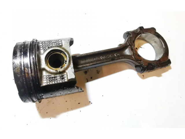 Píst Nissan Almera Tino