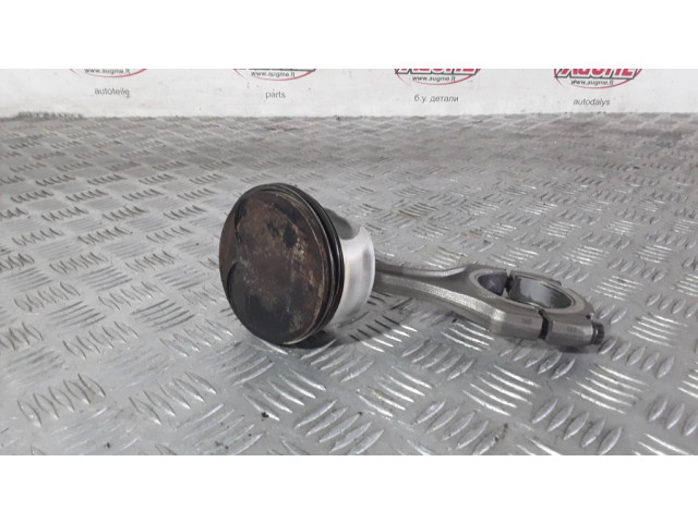 Píst 7838623 BMW M3 pro benzínový motor 4.4