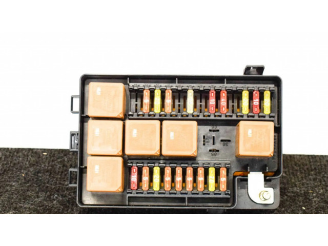 Блок предохранителей LJA2822BF Jaguar XK8 - XKR