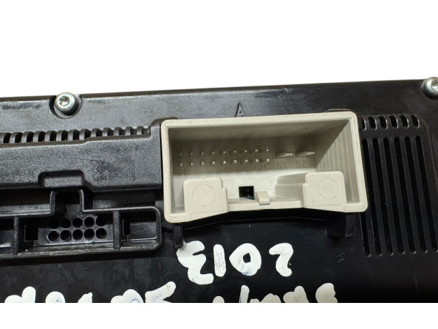 Блок управления климат-контролем 3T0907044CD, 044CD   Skoda Octavia Mk3 (5E)