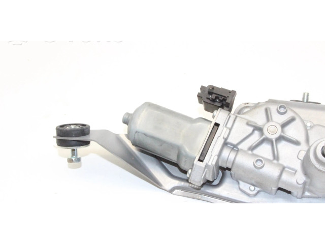 Моторчик заднего дворника BHS267450 Mazda 3 II